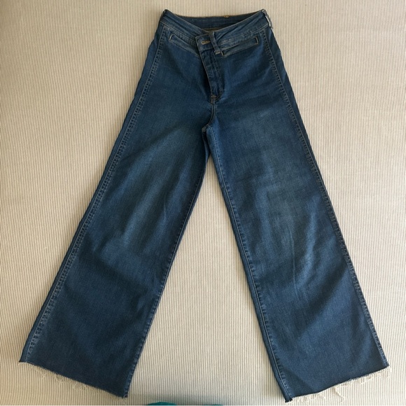 Wide leg, High Waisted Jeans, Culotte - Picture 2 of 9